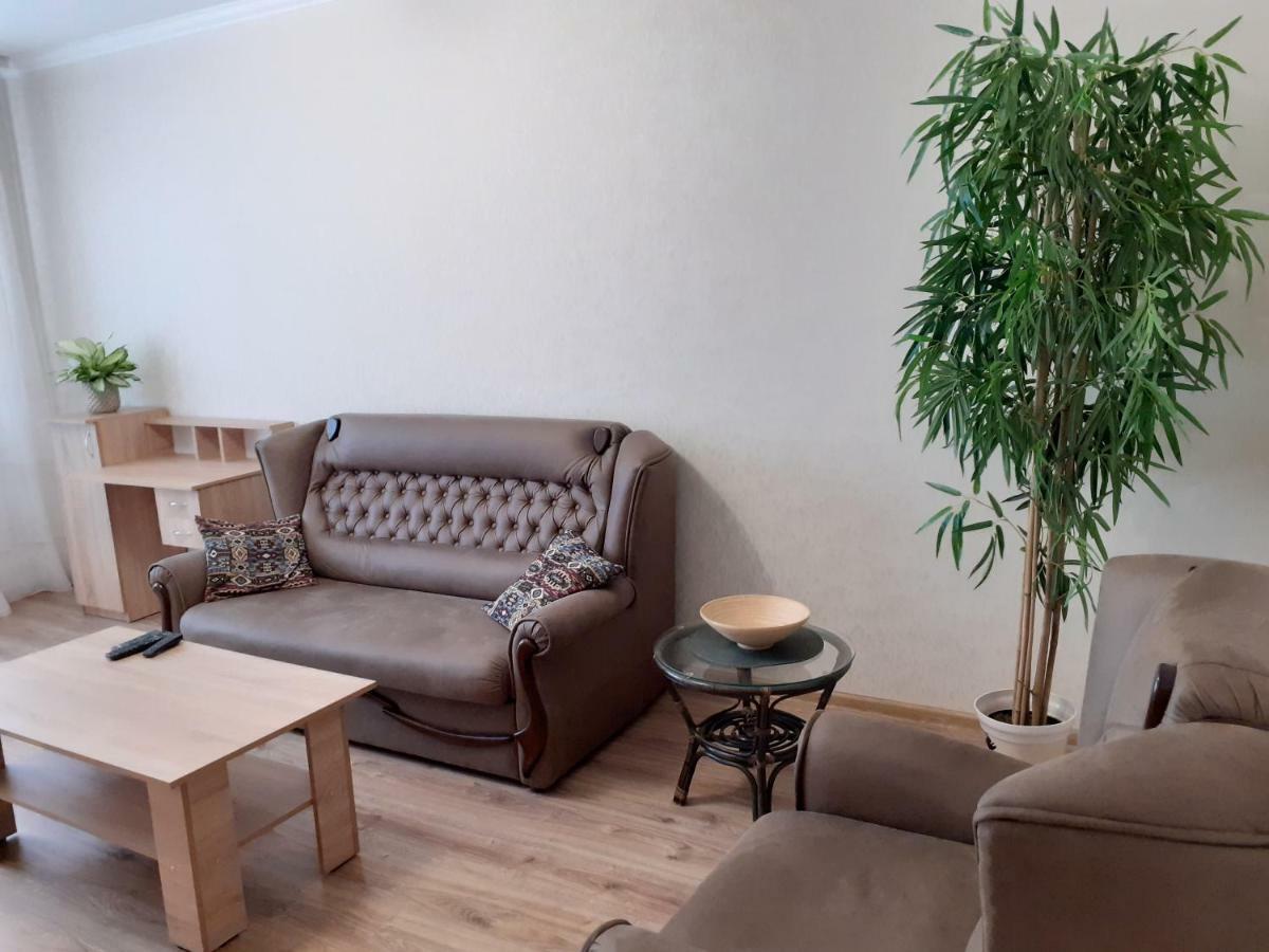 Двухкомнатная В Центре Троещины Kiew Exterior foto